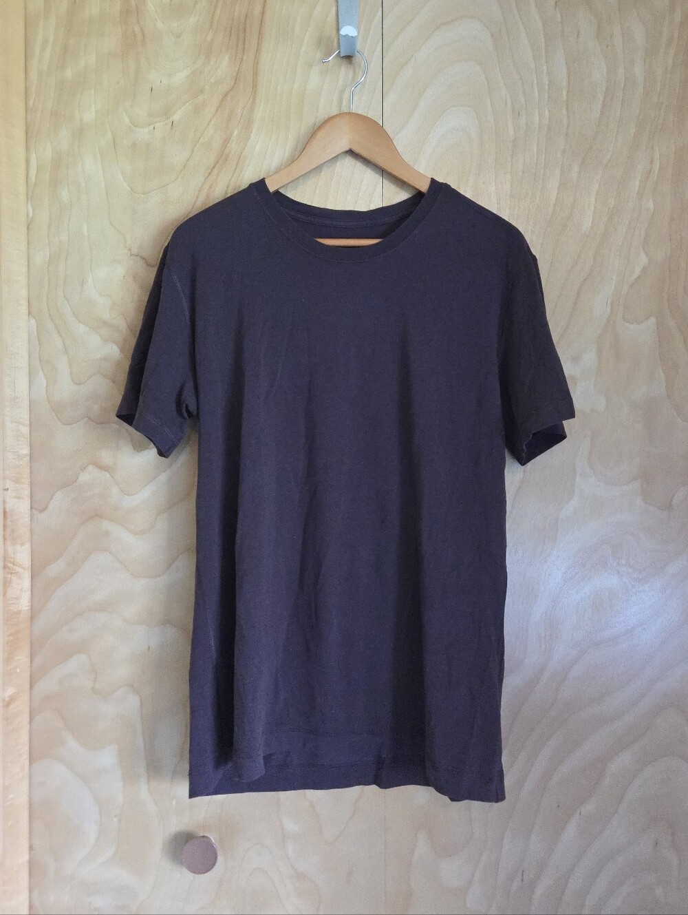 Men's Lululemon tee shirt